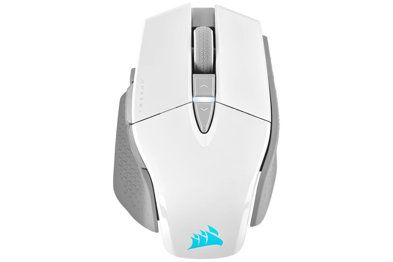 Acessórios de tecnologia sobre mesa de trabalho